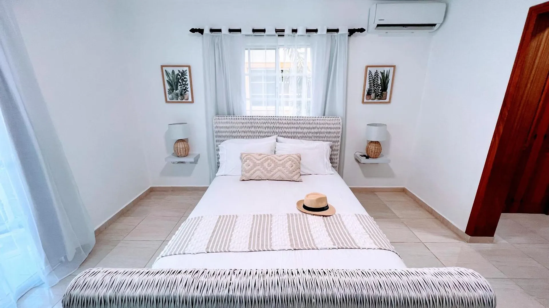 Apartment Pool View, Walk To Beach, Shops, Dining, Fast Wifi Punta Cana