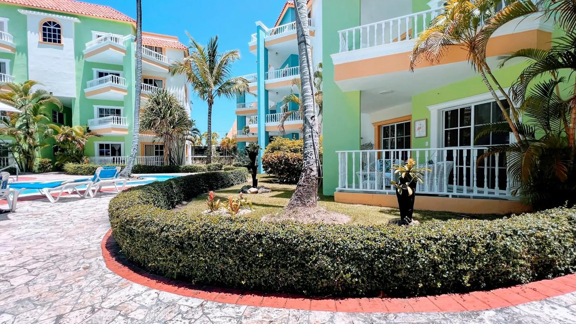 Apartment Pool View, Walk To Beach, Shops, Dining, Fast Wifi Punta Cana Dominican Republic